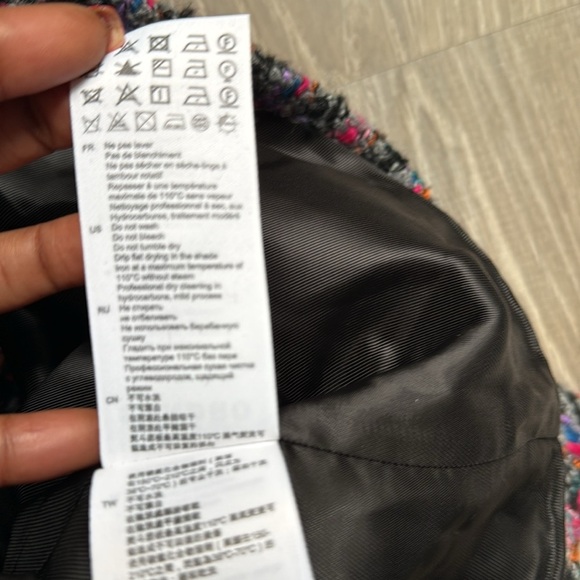 NEW SANDRO Cropped  wool blend bouclé-tweed jacket - Black/Fuschia FR 38 - Picture 15 of 16